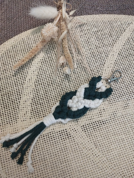 Porte-clefs macramé vert foncé et écru
